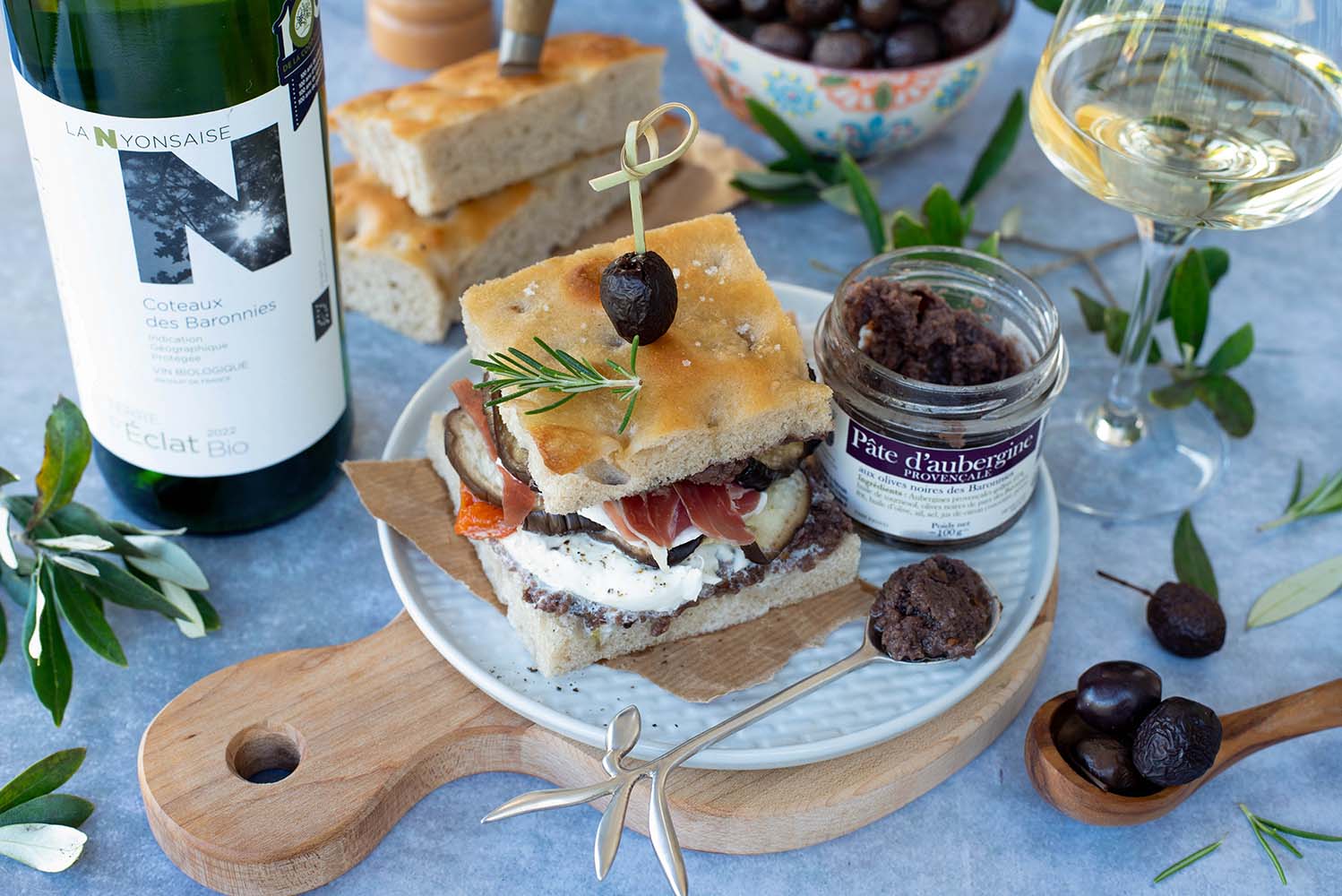 Sandwich focaccia, mozzarella & Pâte d’Aubergines